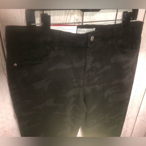 Social Standard by Sanctuary Prosperity Camo Ankle Skinny Jeans Sz 14 Mid Rise - Picture 7 of 8